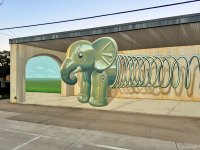 common-ground-mural-leonkeer-3d-streetart-elephant-toy-plastic-salina