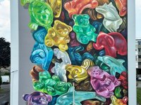 leonkeer-mural-3d-front-viewpoint-anamorphic-art-gummybears